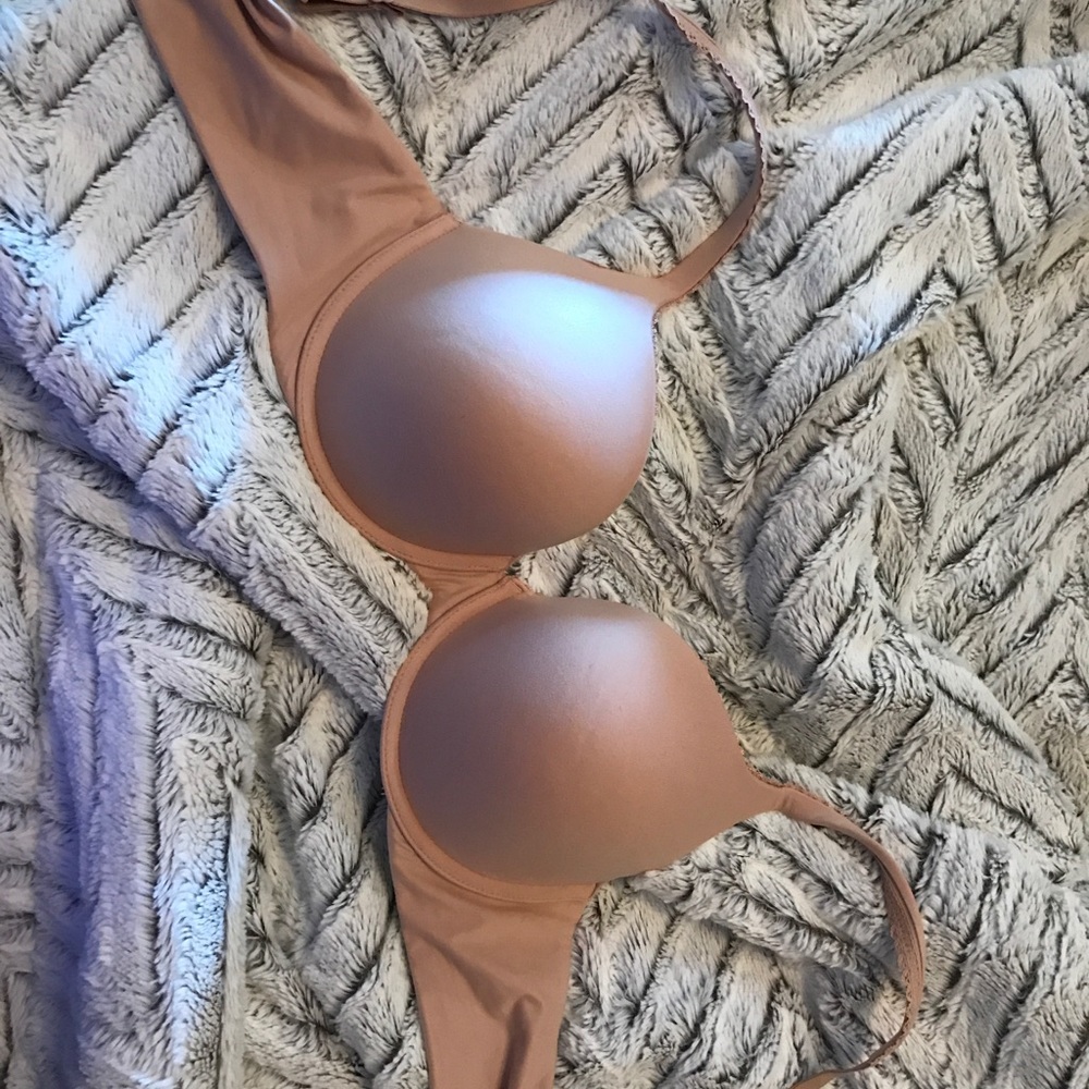 Victoria's Secret Body by Victoria bra